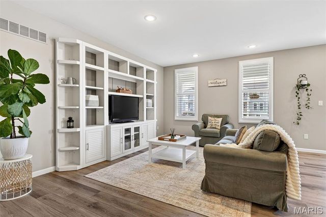 4044 Hempstead Street, St Charles, MO 63301