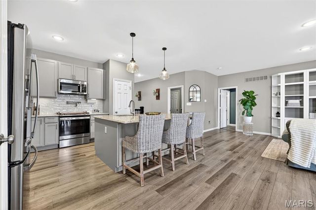 4044 Hempstead Street, St Charles, MO 63301