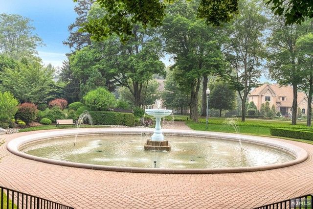 7 Brams Hill Drive, Mahwah, NJ 07430