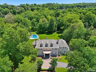 7 Brams Hill Drive, Mahwah, NJ 07430