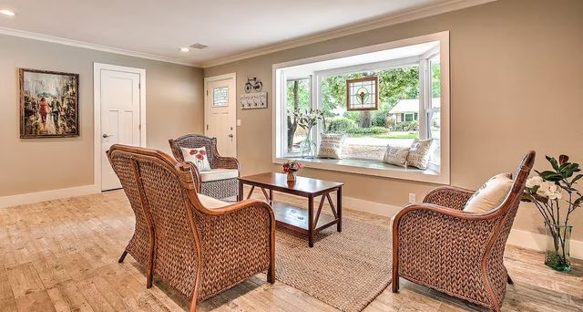 204 SW G Street, Bentonville, AR 72712