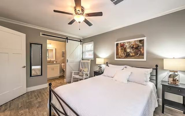 204 SW G Street, Bentonville, AR 72712