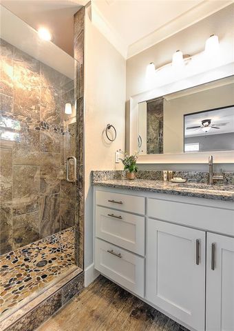 204 SW G Street, Bentonville, AR 72712