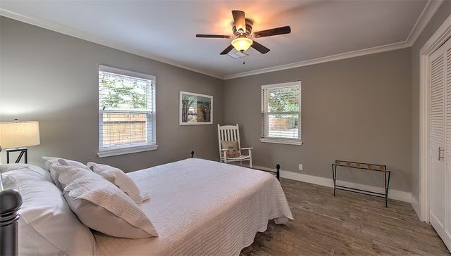 204 SW G Street, Bentonville, AR 72712