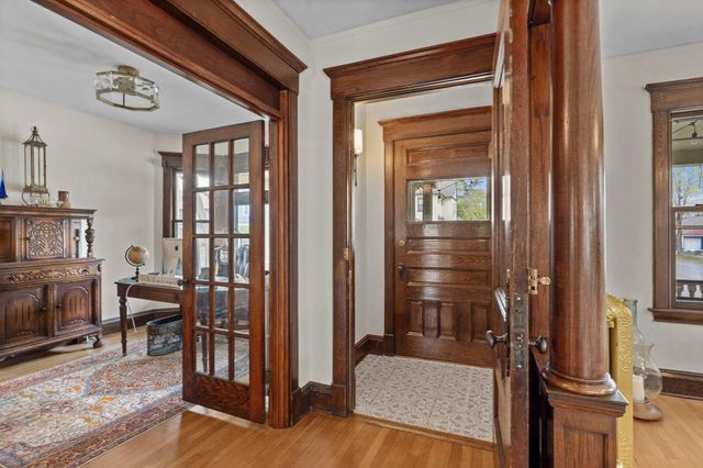 802 Ashland Avenue, Saint Paul, MN 55104