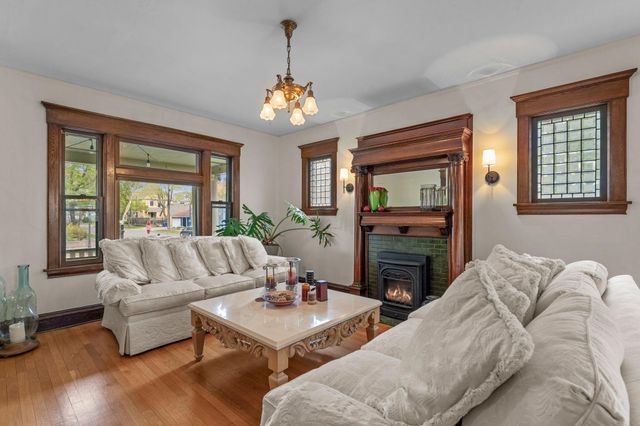 802 Ashland Avenue, Saint Paul, MN 55104
