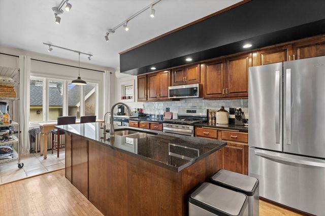 802 Ashland Avenue, Saint Paul, MN 55104