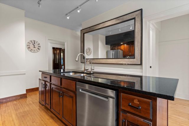 802 Ashland Avenue, Saint Paul, MN 55104