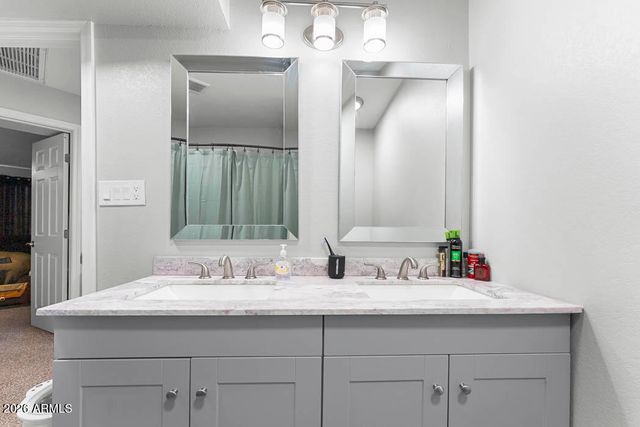 427 E IRONWOOD Drive, Phoenix, AZ 85020