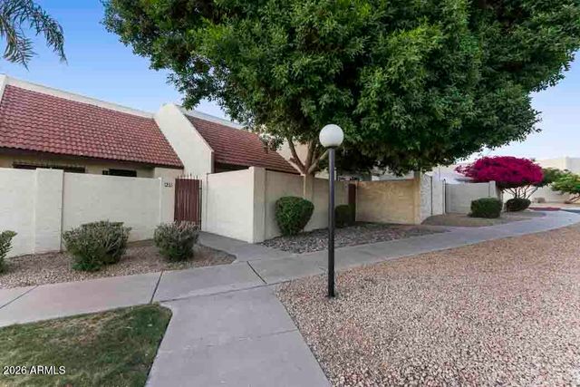 427 E IRONWOOD Drive, Phoenix, AZ 85020