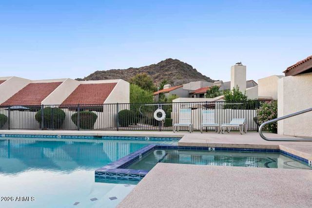 427 E IRONWOOD Drive, Phoenix, AZ 85020
