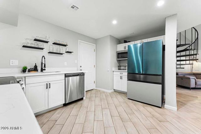 427 E IRONWOOD Drive, Phoenix, AZ 85020
