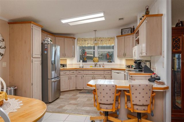 8664 BREEZE HILL DRIVE, Lake Wales, FL 33898