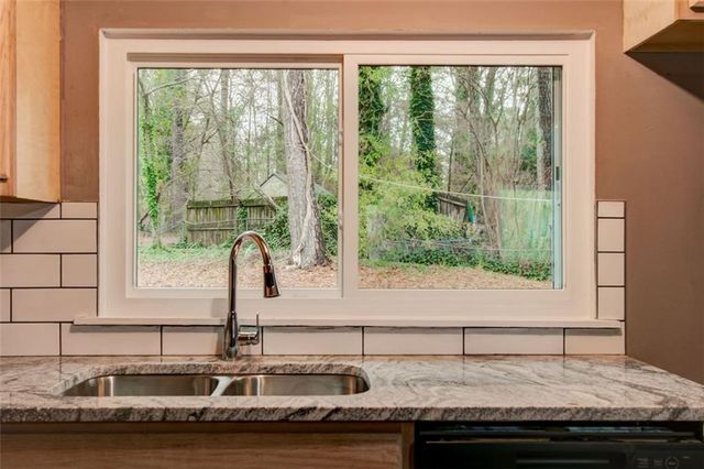 8962 BENTWOOD Lane, Riverdale, GA 30274