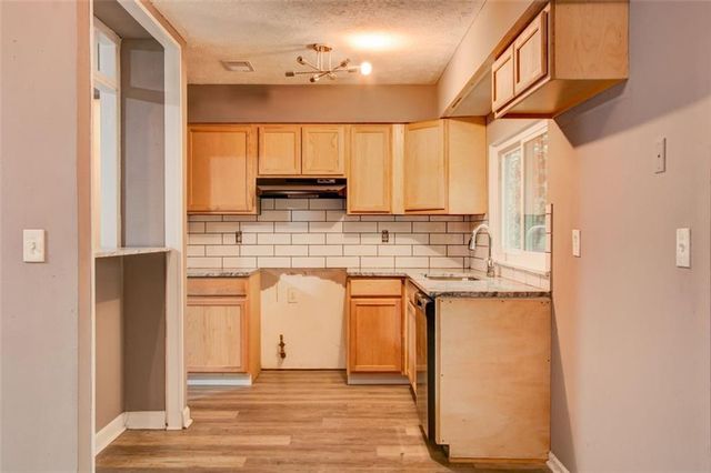 8962 BENTWOOD Lane, Riverdale, GA 30274