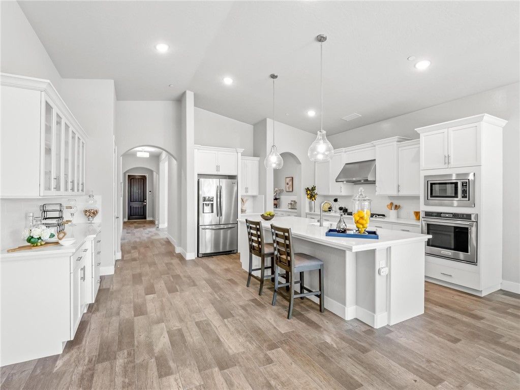 Image 10 of property listing at 1734 N Park, Clovis, CA 93619