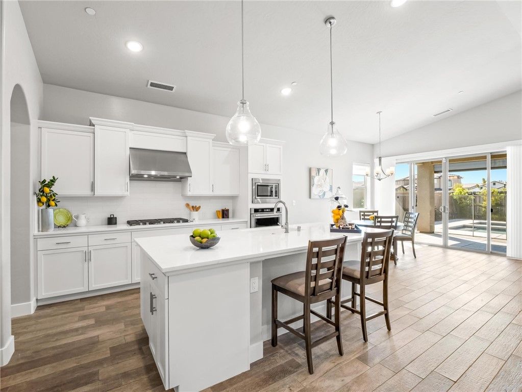 Image 14 of property listing at 1734 N Park, Clovis, CA 93619