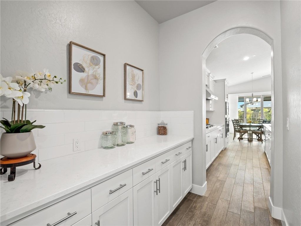 Image 19 of property listing at 1734 N Park, Clovis, CA 93619