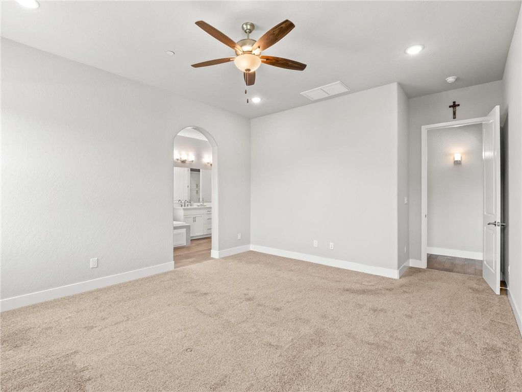 Image 28 of property listing at 1734 N Park, Clovis, CA 93619