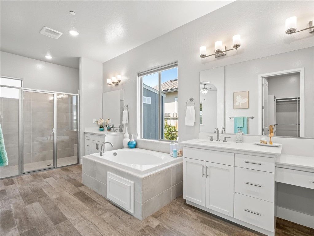 Image 31 of property listing at 1734 N Park, Clovis, CA 93619