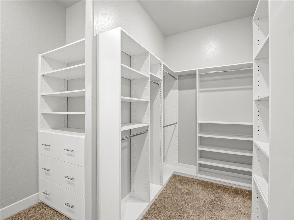 Image 38 of property listing at 1734 N Park, Clovis, CA 93619