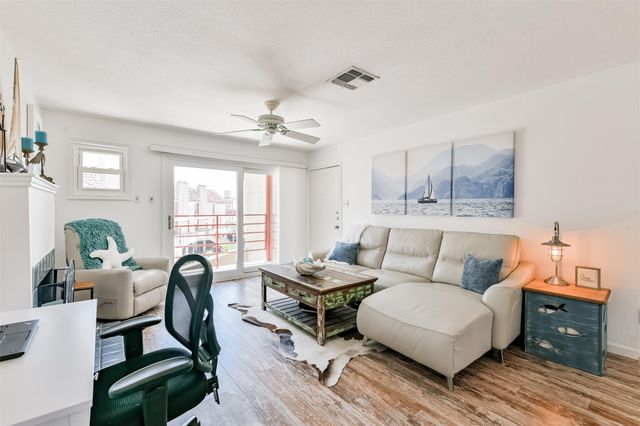 7312 Seawall Boulevard 209, Galveston, TX 77551