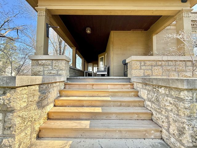 1326 Cosper Avenue, Rockford, IL 61107