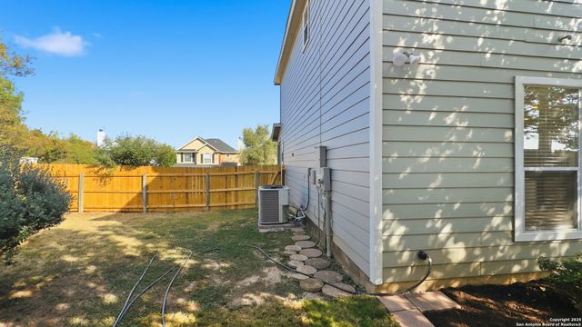 21919 Goldcrest, San Antonio, TX 78260
