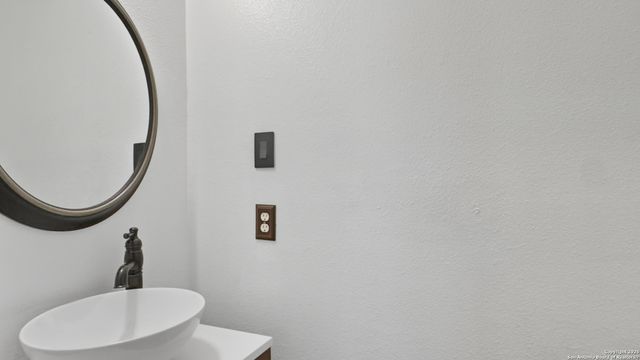 21919 Goldcrest, San Antonio, TX 78260