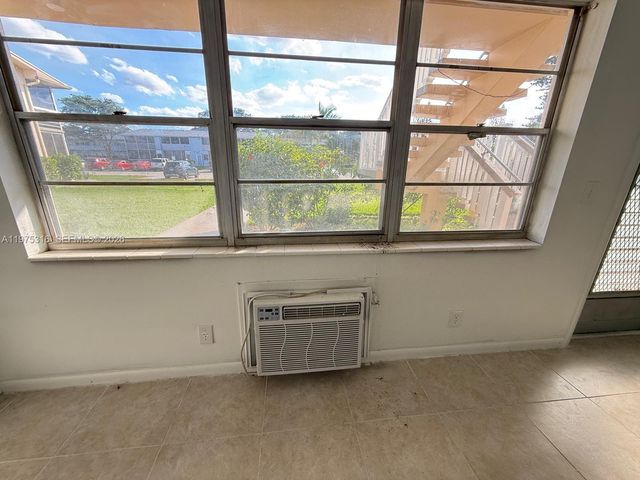 210 Canterbury J 210, West Palm Beach, FL 33417