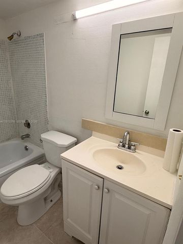 210 Canterbury J 210, West Palm Beach, FL 33417