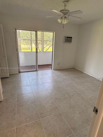 210 Canterbury J 210, West Palm Beach, FL 33417
