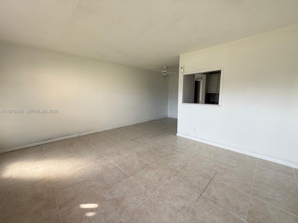 210 Canterbury J 210, West Palm Beach, FL 33417