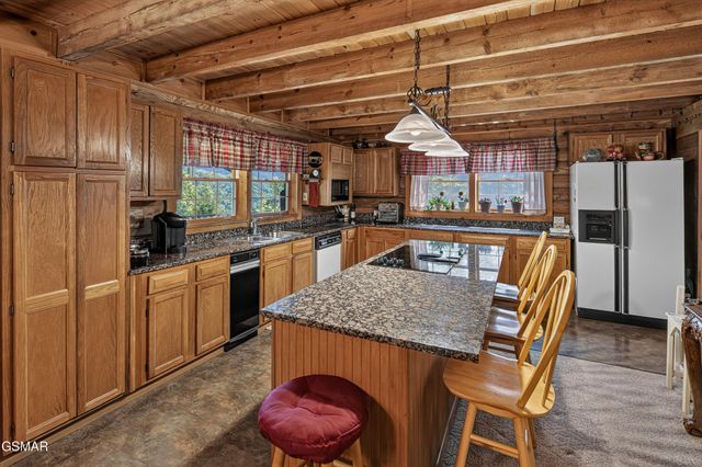 549 Geneva Lane, Gatlinburg, TN 37738