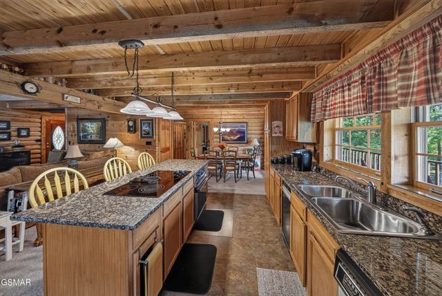 549 Geneva Lane, Gatlinburg, TN 37738