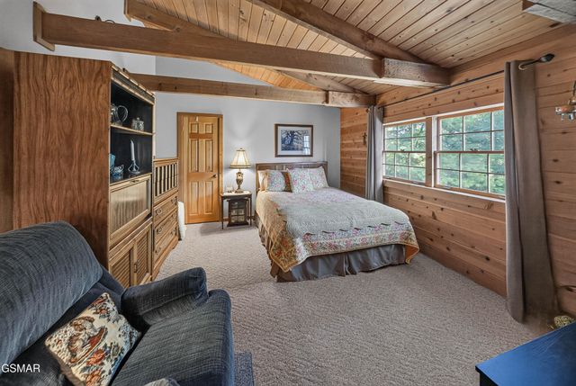 549 Geneva Lane, Gatlinburg, TN 37738