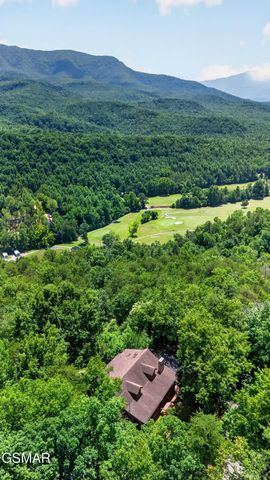 549 Geneva Lane, Gatlinburg, TN 37738