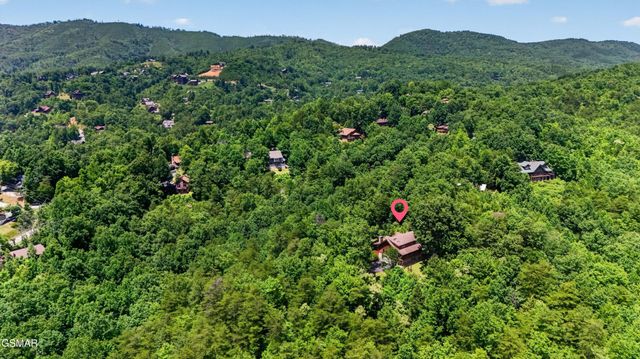 549 Geneva Lane, Gatlinburg, TN 37738