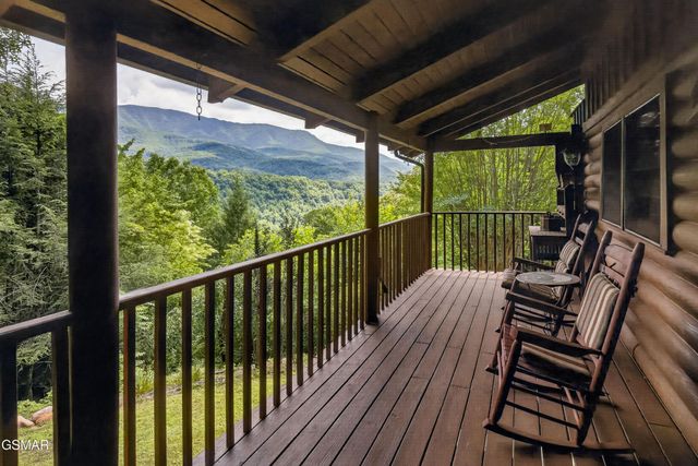 549 Geneva Lane, Gatlinburg, TN 37738