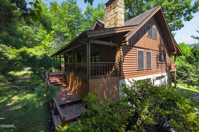 549 Geneva Lane, Gatlinburg, TN 37738