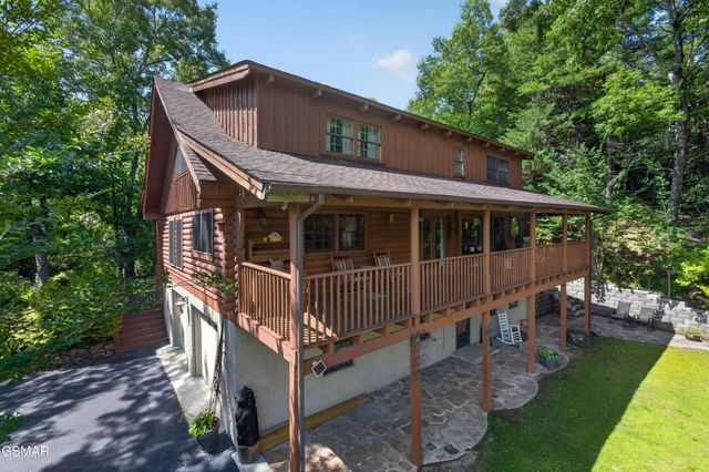 549 Geneva Lane, Gatlinburg, TN 37738