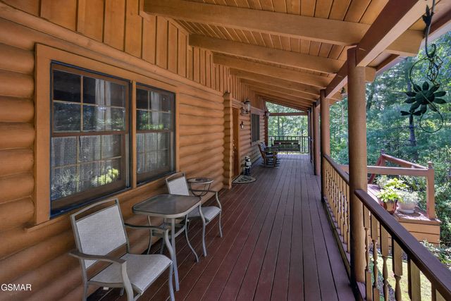 549 Geneva Lane, Gatlinburg, TN 37738