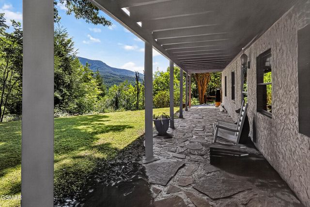 549 Geneva Lane, Gatlinburg, TN 37738
