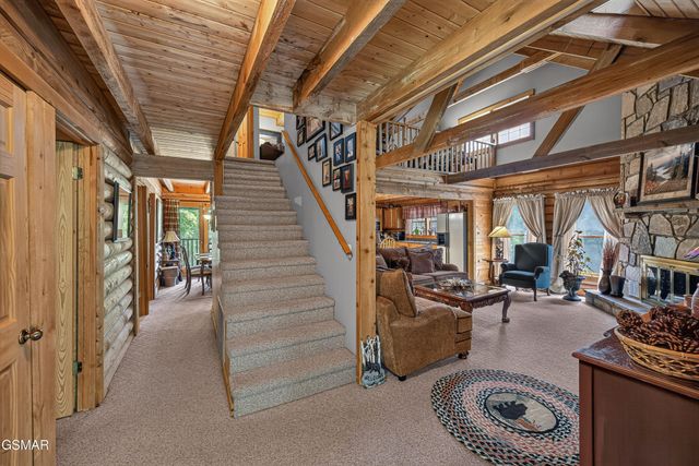 549 Geneva Lane, Gatlinburg, TN 37738