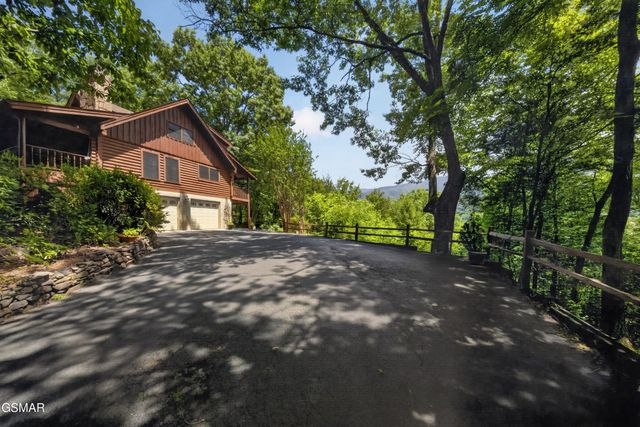 549 Geneva Lane, Gatlinburg, TN 37738