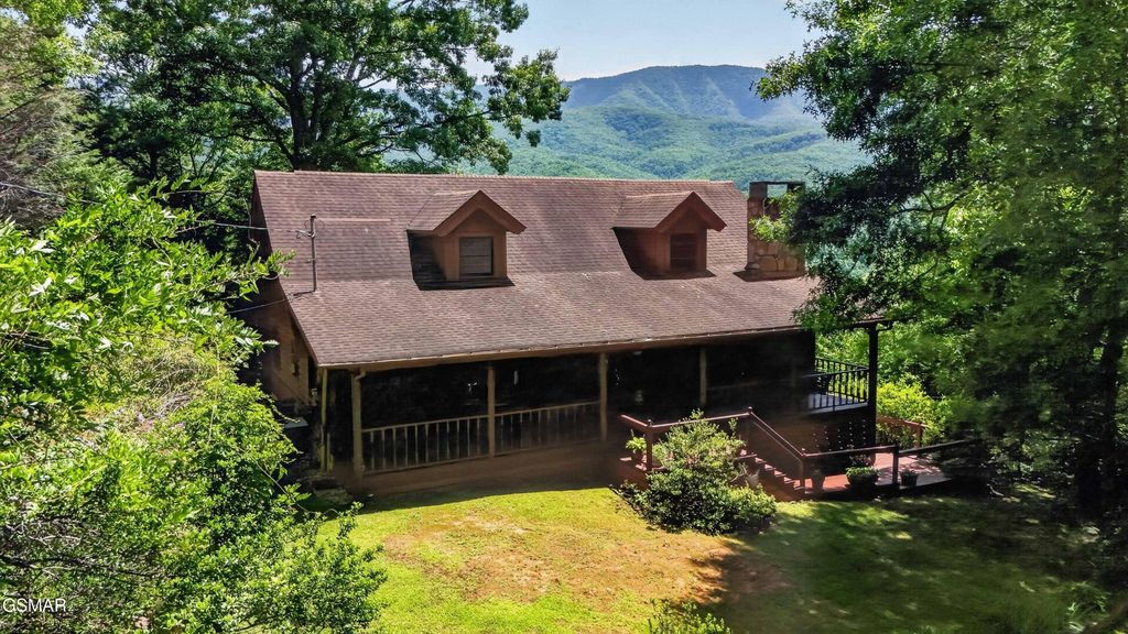 549 Geneva Lane, Gatlinburg, TN 37738