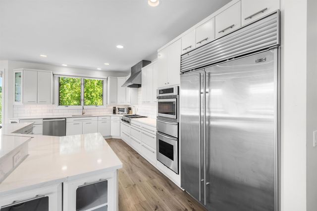 5636 Meadow Lane, Ann Arbor, MI 48105