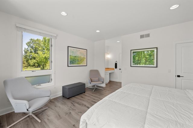 5636 Meadow Lane, Ann Arbor, MI 48105