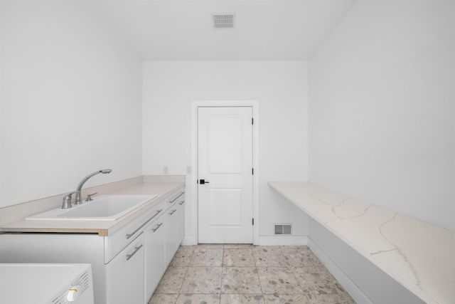 5636 Meadow Lane, Ann Arbor, MI 48105