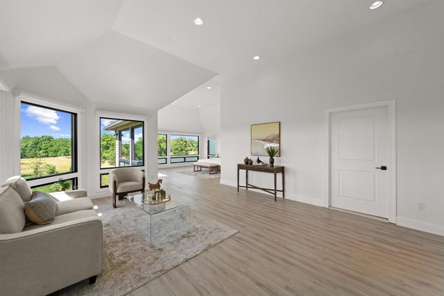 5636 Meadow Lane, Ann Arbor, MI 48105
